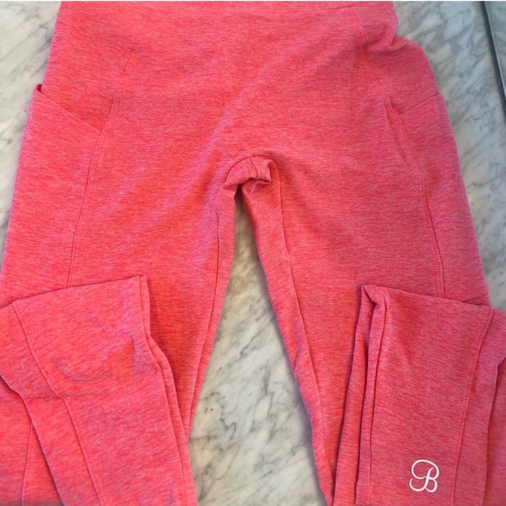 Bombshell Sportswear peach color 
Scrunch butt leggings